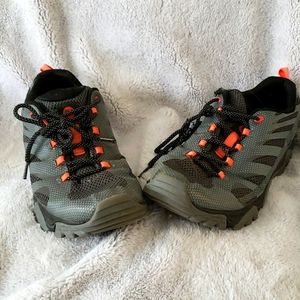 New Mens Merril Sneakers